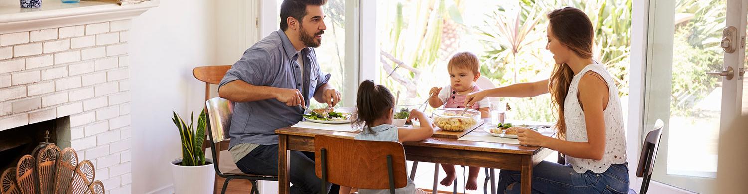 famille à table
