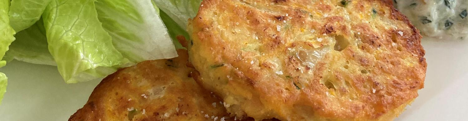 Galettes de courge et lentilles corail, sauce au yaourt