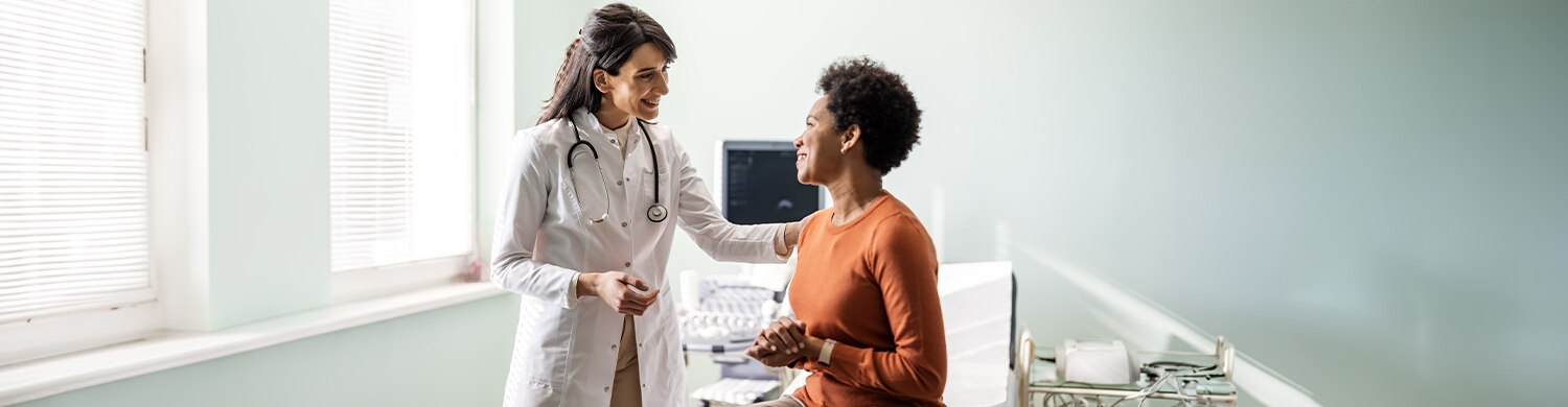 une médecin et une patiente qui discutent