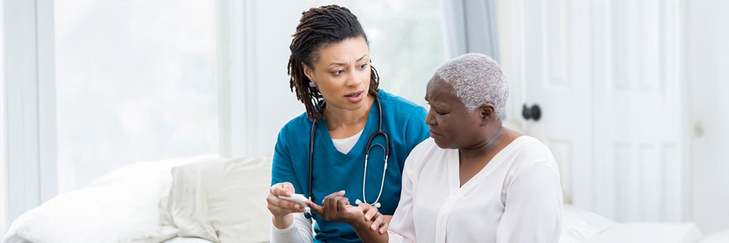 infirmière et patiente atteinte de diabète